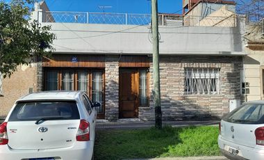 CASA 4 AMBIENTES EN VENTA LANUS