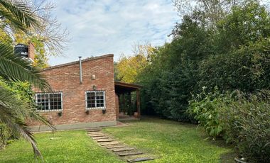 FUNES VENTA Casa amplio jardín pileta APTA CREDITO