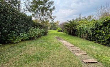 FUNES VENTA Casa amplio jardín pileta APTA CREDITO