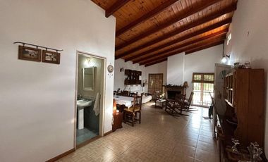 FUNES VENTA Casa amplio jardín pileta APTA CREDITO