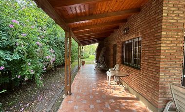 FUNES VENTA Casa amplio jardín pileta APTA CREDITO