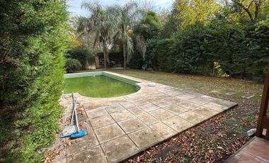FUNES VENTA Casa amplio jardín pileta APTA CREDITO