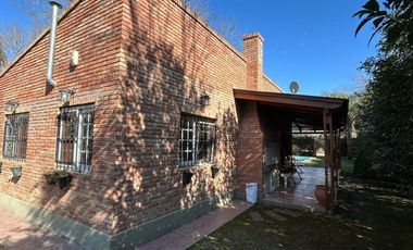 FUNES VENTA Casa amplio jardín pileta APTA CREDITO