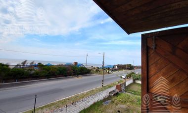 Excelente Triplex en Av. Costanera  al 1400