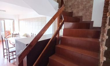 Excelente Triplex en Av. Costanera  al 1400