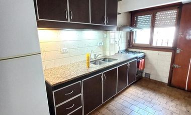 Excelente Triplex en Av. Costanera  al 1400