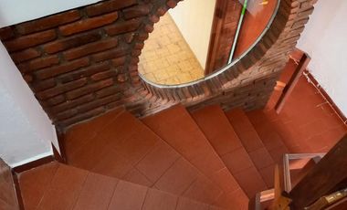 Excelente Triplex en Av. Costanera  al 1400