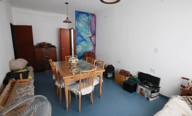 Venta Casa tres dormitorios con pileta. Camilo Aldao y Bv. Segui.