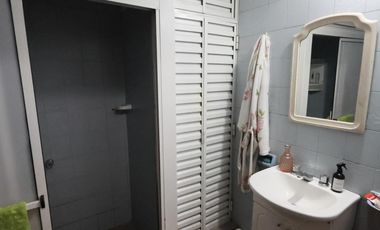 Venta Casa tres dormitorios con pileta. Camilo Aldao y Bv. Segui.