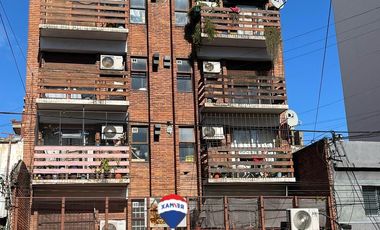 Departamento con patio y terraza Avellaneda VENTA