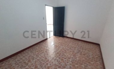 Alquilo Cdla Naval Norte 2 Departamentos en Pb y 1P con 3 habitaciones Pabc