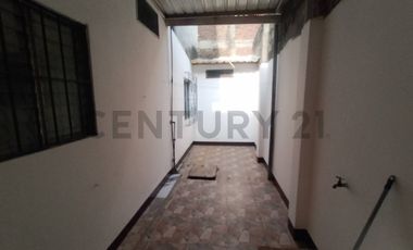 Alquilo Cdla Naval Norte 2 Departamentos en Pb y 1P con 3 habitaciones Pabc