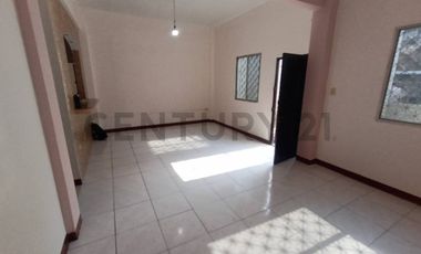 Alquilo Cdla Naval Norte 2 Departamentos en Pb y 1P con 3 habitaciones Pabc