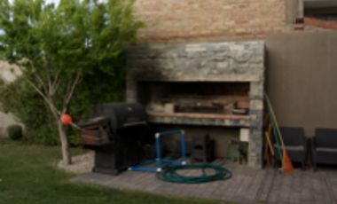 Casa premium con pileta climatizada en Allen