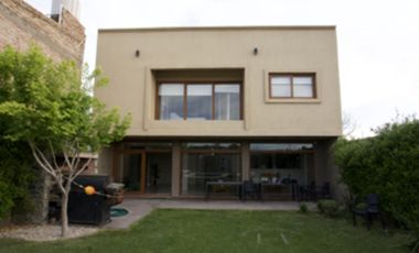 Casa premium con pileta climatizada en Allen