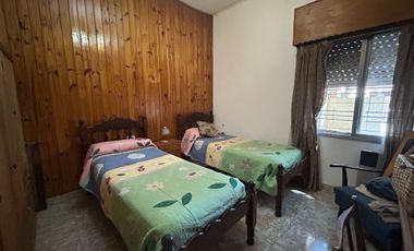 CASA EN VENTA LOTE 221 m2 AVELLANEDA. APTO CREDITO