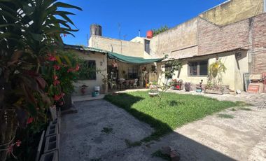 CASA EN VENTA LOTE 221 m2 AVELLANEDA. APTO CREDITO