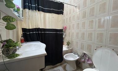 CASA EN VENTA LOTE 221 m2 AVELLANEDA. APTO CREDITO