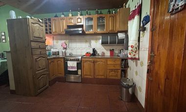 CASA EN VENTA LOTE 221 m2 AVELLANEDA. APTO CREDITO