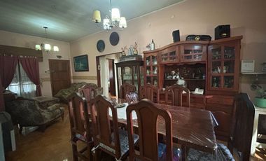 CASA EN VENTA LOTE 221 m2 AVELLANEDA. APTO CREDITO