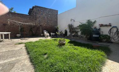 CASA EN VENTA LOTE 221 m2 AVELLANEDA. APTO CREDITO