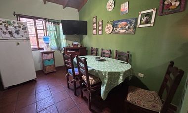 CASA EN VENTA LOTE 221 m2 AVELLANEDA. APTO CREDITO