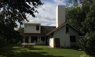 Chalet  importante lote - Jose Marmol