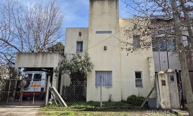 CASA EN VENTA PILAR 3 AMBIENTES SIN EXPENSAS