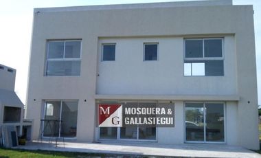 Casa en venta- Barrio Privado San Marco