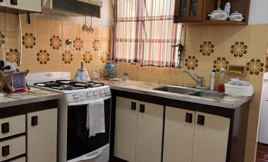 Departamento 3 ambientes con cochera en planta Baja. Banfield Este