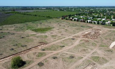 NUEVO BARRIO PILAR CHICO - LOTES EN POZO