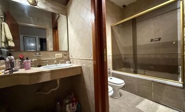 Casa de 3 dormitorios, en Venta en 63 e 17 y 18