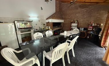 Casa de 3 dormitorios, en Venta en 63 e 17 y 18