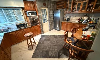 Casa de 3 dormitorios, en Venta en 63 e 17 y 18