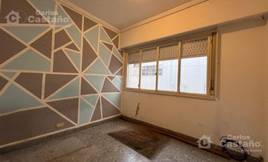 Depto. 3 Amb. con Gran Patio y Apto Profesional