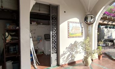 Casa en venta, de estilo, 3 dormitorios, garaje, parque, piscina. Villa del Plata