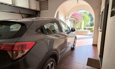 Casa en venta, de estilo, 3 dormitorios, garaje, parque, piscina. Villa del Plata