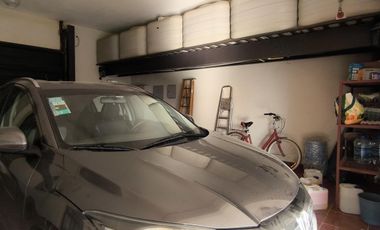 Casa en venta, de estilo, 3 dormitorios, garaje, parque, piscina. Villa del Plata