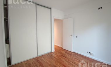 Departamento de 3 ambientes con balcón y patio en alquiler con pileta y sum - Florida