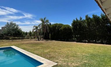 Casa en venta en Los Pilares (con renta hasta enero de 2026)