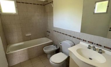 Casa en venta en Los Pilares (con renta hasta enero de 2026)