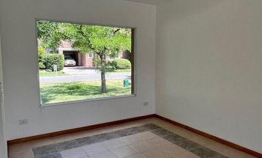Casa en venta en Los Pilares (con renta hasta enero de 2026)