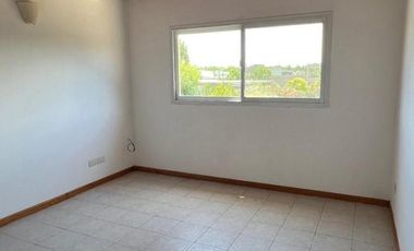 Casa en venta en Los Pilares (con renta hasta enero de 2026)