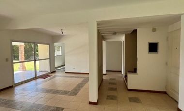 Casa en venta en Los Pilares (con renta hasta enero de 2026)