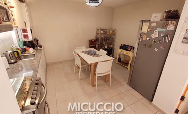 PH tipo casa en venta, Asborno 295, Escobar Centro. APTO CREDITO.