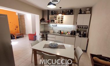 PH tipo casa en venta, Asborno 295, Escobar Centro. APTO CREDITO.