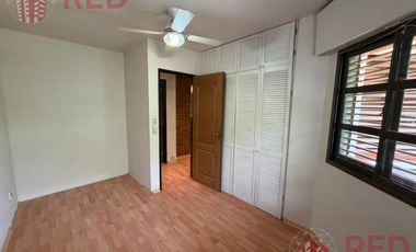 Alquila Casa Gerencial, B° Capellan - 4 Dormitorios