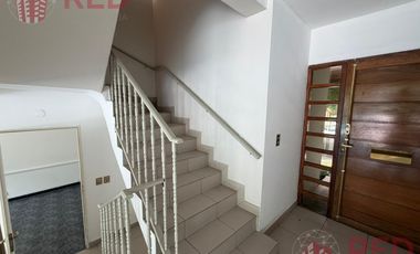 Alquila Casa Gerencial, B° Capellan - 4 Dormitorios