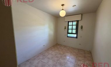 Alquila Casa Gerencial, B° Capellan - 4 Dormitorios