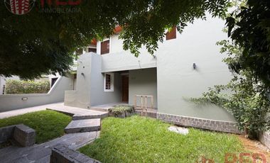 Alquila Casa Gerencial, B° Capellan - 4 Dormitorios